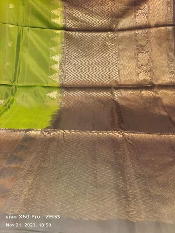 Green Coimbatore Silk  Handloom Saree - Image 2